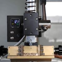 Nouveau type de machine à cuir estampage et découpe de cuir de bureau Machine d'estampage à chaud Machine d'estampage de cuir feuille