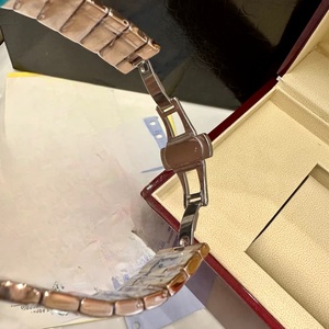 Reloj de Pulsera Clásico de Cuarzo con Correa de Acero Inoxidable y Esfera Minimalista para Hombre - Product Image 6