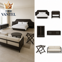 Modernes Hotel-Schlafzimmer-Möbelset Maßgefertigtes Bett Kleiderschrank TV-Schrank Nachttisch Sofa und Gepäckablage für Gästezimmer