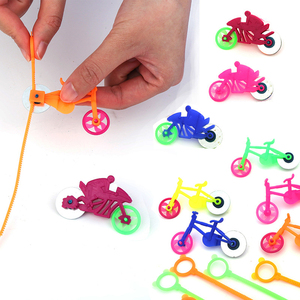 El juguete de regalo para motocicleta tirado a mano se puede cargar con una regla de cáscara de huevo retorcida. Juguete de cápsula para motocicleta. - Product Image 3