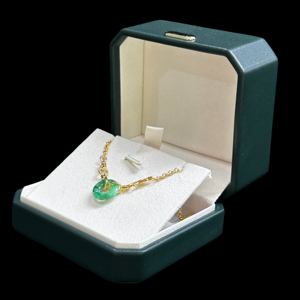 กำไลหยกพม่าเกรด A รูปโดนัท เนื้อใสและเรียบเนียน สีเขียวสดใส ชุบเงินเคลือบทอง สวยงามมาก - Product Image 3