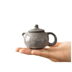 Théière en céladon noir avec poignée en forme de fleur de glace et couvercle, petite théière de bureau pour thé Kung Fu, ornement - Product Image 4