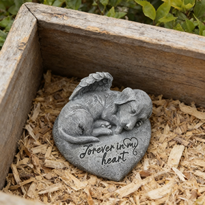 Scultura in Resina di Angelo Dormiente Commemorativo per Cani, Base in Pietra Incisa con 'Per Sempre nel Mio Cuore', Ricordo Alato per la Perdita di Animali Domestici per Decorazione del Giardino - Product Image 4