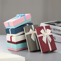 Boîte cadeau carrée avec couvercle et base en papier, boîte à bijoux de Noël à poignée, modèle 053004