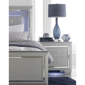 DB Glamourous Silver Table de chevet 2x Tiroirs à queue d'aronde Faux Alligator Avants en relief Meubles de chambre modernes pour appartement 1pc - Product Image 5