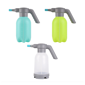Компактный черный пластиковый распылитель на 4 унции - Product Image 2