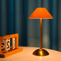 Veilleuse tactile de luxe moderne avec batterie lampe de table tactile rechargeable lampe de table LED pliante en tissu sans fil pour restaurant