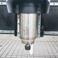 Routeur CNC Chine, routeur CNC pour le bois, machine de fraisage CNC 1325/1530, machine à travailler le bois pour les portes et les meubles en Oman