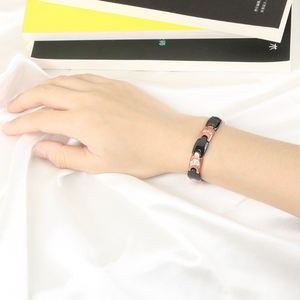 Bracelet en pierre d'énergie thérapeutique quantique céramique, ions négatifs, plaqué or - Product Image 3