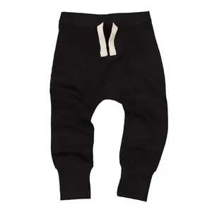 Pantaloni sportivi per bambini, merchandising sostenibile - Product Image 4