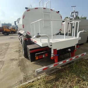 Camion-citerne à eau ISUZU GIGA 4x2 12000L, arroseuse <span class=keywords><strong>de</strong></span> rue 12CBM à vendre, prix direct usine, acier inoxydable - Product Image 5