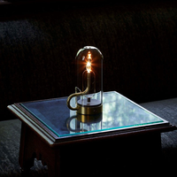 Table dôme en verre portable de style rétro moderne Nouveau design Bougie LED Chargement USB Lumière de flamme sans fil Éclairage Batterie en aluminium