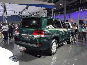 Land Cruiser VX-R 4.1-6L Turbo Semi-Automatique SUV 2023 avec sièges en cuir, toit ouvrant panoramique, climatisation automatique gauche et feux LED - Product Image 5