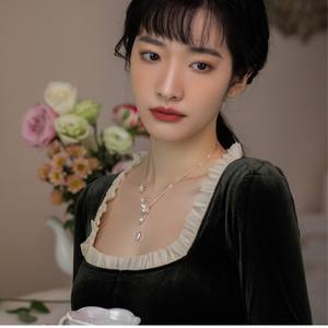 Collar de Perlas Barrocas con Pétalos de Colores para Mujer, Cadena de Clavícula en Forma de Y, Plata de Ley 925, Plata Lisa, Aspecto Delgado y Elegante - Product Image 1