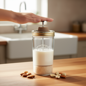 Jarra para hacer leche de frutos secos Kilner con filtro, pistón y tapa para la elaboración casera de leche de frutos secos - Product Image 3