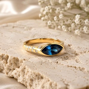 Anillo de Topacio Azul de Londres con Corte Marquesa, Hecho a Mano, con Gema Azul, Minimalista, Chapado en Oro de 18K, Joyería, Regalo de Piedra de Nacimiento de Diciembre - Product Image 6
