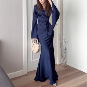 Nouvelle Collection Automne 2026 – Ensemble Jupe Bleu Marine pour Femme avec Haut Cache-cœur à Manches Longues et Taille Nouée, Ourlet Sirène, Élégant et Ajusté pour Soirées Formelles et Occasions Chic - Product Image 2