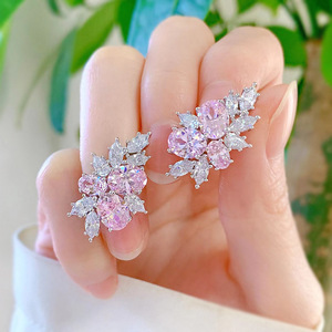 Orecchini a perno con fiore di ciliegio rosa da donna, gioielli floreali alla moda - Product Image 2