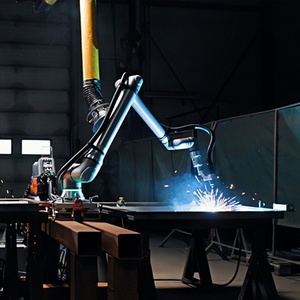 หุ่นยนต์เชื่อมโลหะ Universal Robot UR8 แขนหุ่นยนต์อุตสาหกรรมแบบร่วมปฏิบัติงาน ระยะเอื้อมสูง 1750 มม. สำหรับงานเชื่อม - Product Image 2