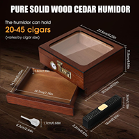 Humidor de bureau en bois de cèdre avec couvercle en verre, hygromètre frontal, humidificateur et tiroirs de rangement pour cigares. forêt