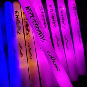 Bâton lumineux LED personnalisé avec logo, clignotant, pour concerts et fêtes, pour Noël, Thanksgiving et la Saint-Valentin - Product Image 2