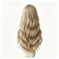 Perruque fabriquée à la machine - Perruque blonde longue, ondulée et volumineuse pour femmes. Cheveux blonds à la mode, résistants à la chaleur, avec une raie.