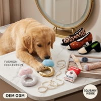 Jouets pour chiens en peluche, accessoires de mode, jouets à mâcher pour chiots, jouets interactifs pour animaux de compagnie, durables et rembourrés, avec sonnette, en forme de chaussure, montre, rouge à lèvres, sac à friandises