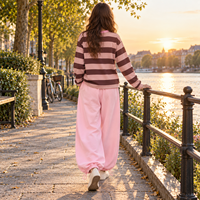 Ensemble de survêtement personnalisé OEM pour femme : Sweat-shirt rayé à col rond et pantalon de jogging rose – Tenue décontractée streetwear – Fabricant sous marque privée