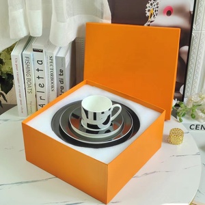Ensemble de 4 assiettes en céramique de luxe nordique rouge pour restaurant, avec coffret cadeau – Nouveauté promotionnelle - Product Image 6