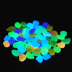 Acquario paesaggistica luminosi ciottoli colorati in plastica fluorescente e resina scatola di imballaggio acquario pietra paesaggio - Product Image 4