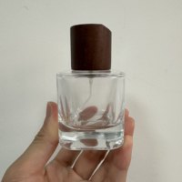 Flacon vaporisateur de parfum épais et lourd 50 ml, bouteille en verre rectangulaire à bords arrondis avec couvercle en bois