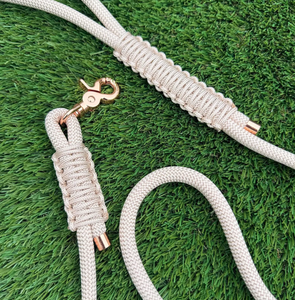 Correa de Lujo para Perro con Cuerda Trenzada, Herrajes en Oro Rosa, Hecha a Mano con Macramé, Correa Resistente de Nailon para Escalar - Product Image 5