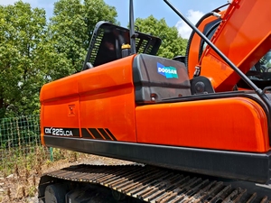รถขุดตีนตะขาบ Doosan DX225LCA ขนาด 22 ตัน รถขุดนำเข้าจากเกาหลีแท้ Doosan dx225 รถขุดไฮดรอลิกสำหรับงานก่อสร้าง พร้อมใบรับรอง CE - Product Image 3