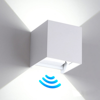 Applique murale LED en forme de cube à détection de mouvement moderne et minimaliste Corps en aluminium étanche IP65