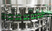Ligne d'emballage automatique Machine de remplissage et de scellage de bouteilles en plastique verre café jus fruits lait