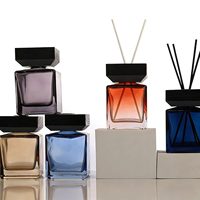 Bouteille diffuseur en verre de 100 ml de forme carrée avec bouchon et joint à brosse pour huiles essentielles d'aromathérapie