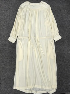 Vestido Holgado de Manga Larga con Hombros Descubiertos, Estilo LEM, Minimalista y Relajado, con Cordón Ajustable, Nueva Colección Primavera 2026 - Product Image 2