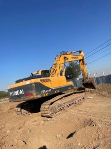 Excavadora de cadenas Hyundai 275LC usada certificada de alta calidad, modelo 2020, 2001-4000 horas, capacidad de cazo de 1.35M, 27 toneladas, 146KW. - Product Image 2