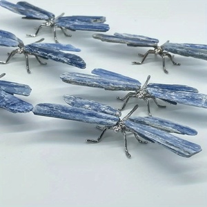 Vente en gros de pierres de guérison en cristal naturel sculpté, libellule en kyanite, libellule en cristal pour la décoration de la maison - Product Image 6