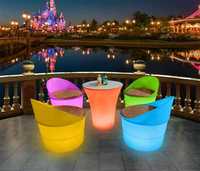 Table de salle à manger moderne en plastique lumineux à LED avec 4 chaises, mobilier de jardin extérieur étanche pour patio, centre commercial, chaise longue de plage