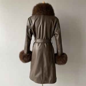 Cappotto Lungo in Vera <span class=keywords><strong>Pelle</strong></span> di Pecora per Donna, Stile <span class=keywords><strong>Trench</strong></span> con Cintura e Grande Collo in Vera Pelliccia di Volpe, Colore <span class=keywords><strong>Marrone</strong></span> - Product Image 6