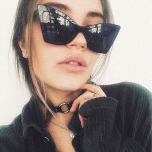 Lunettes de soleil œil de chat rétro vintage mignonnes et sexy 2020, monture rouge, jaune, noire, protection UV400 pour femmes - Product Image 1