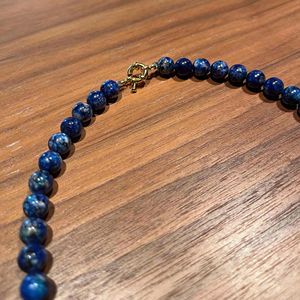 Collana Artigianale in Acciaio Inossidabile Dorato con Perle Barocche Vere e Perline di Sodalite da 6mm - Product Image 2