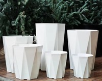 Pot Tanaman Resin Plastik Hijau Modern Ekstra Besar dan Tebal untuk Dekorasi Taman Balkon Ruang Tamu
