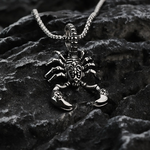 Yunnique-collar con colgante de escorpión de acero inoxidable para hombre, diseño de insecto, joyería geométrica de moda, regalo para combinar con ropa - Product Image 1