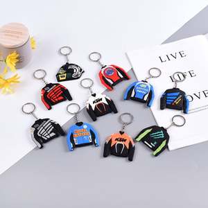 Llavero de traje de carreras, colgante de silicona y PVC de doble cara, llaveros de goma - Product Image 1