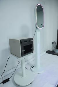 Cabina de fotos de espejo ovalado portátil para fiestas, cabina de espejo de fotos Magic Selfie adaptada con software de impresora de cámara para <span class=keywords><strong>bodas</strong></span> y eventos - Product Image 2
