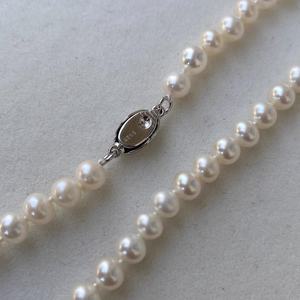 Elegant Temperament <b>Silver</b> Buckle <b>Necklace</b> with Near-Round Freshwater Pearl Strong Light Collarbone <b>Chain</b> - Product Image 4