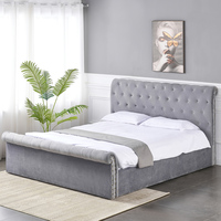 Cama Sleigh Chesterfield Estilo Nórdico em Veludo Cinza com Botões de Pressão e Baú Elevado com Armazenamento Hidráulico