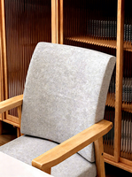Chaise de salle à manger avec accoudoirs, structure en bois massif, dossier haut, assise rembourrée, style nordique, revêtement en tissu, moderne, convient aux salles à manger